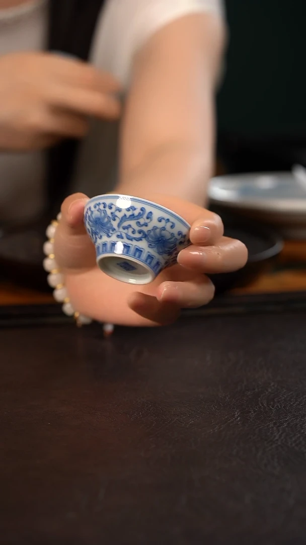 聚澜堂凤尾花折腰杯