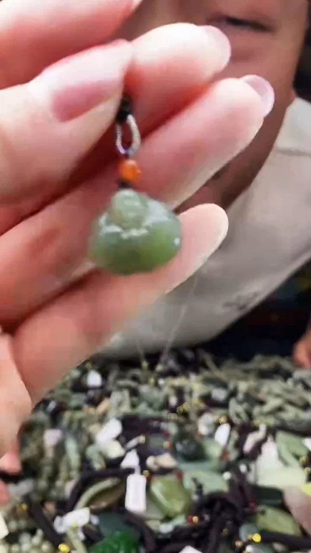 颈饰未镶嵌和田玉多样性发货，拍一发一