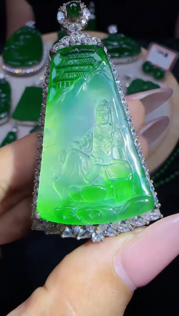 未镶嵌定制翡翠翡翠吊坠96