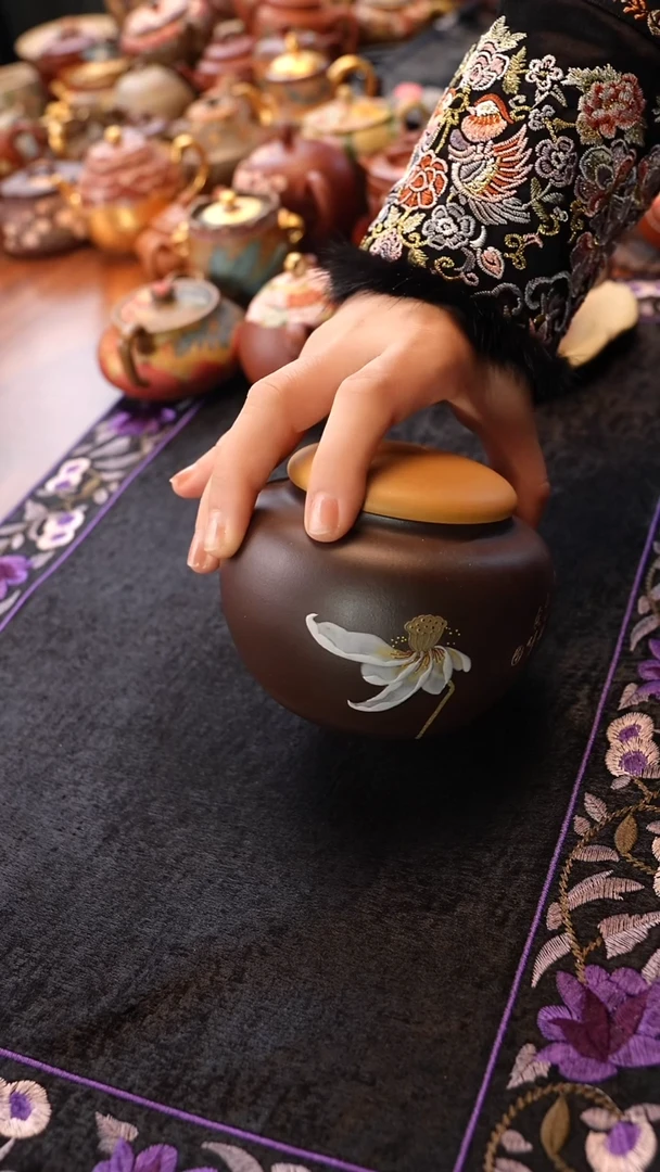 茶壶紫砂莲子茶罐