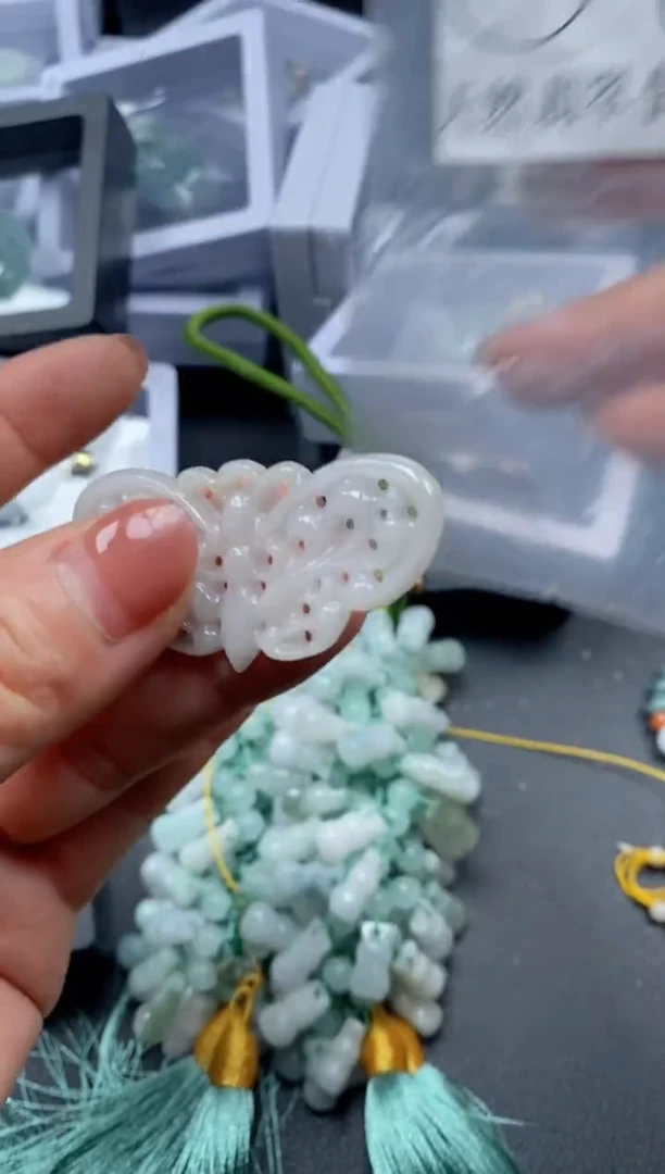 吊坠(不含链)未镶嵌翡翠047