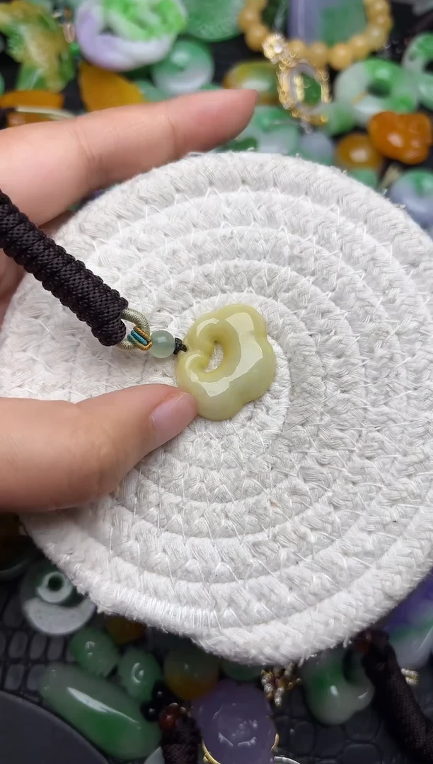 颈饰未镶嵌翡翠缅甸翡翠吊坠