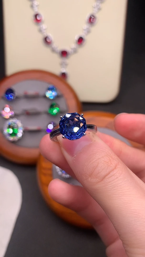 银S925镶嵌戒指托帕石······