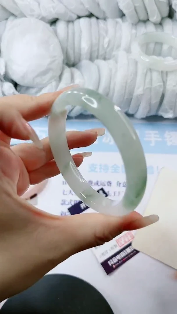 【闪购商品】石英质玉手镯未镶嵌1051790278-