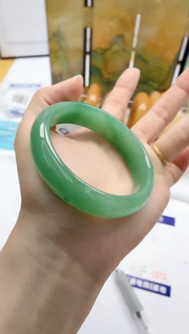 石英质玉手镯未镶嵌196/56.5