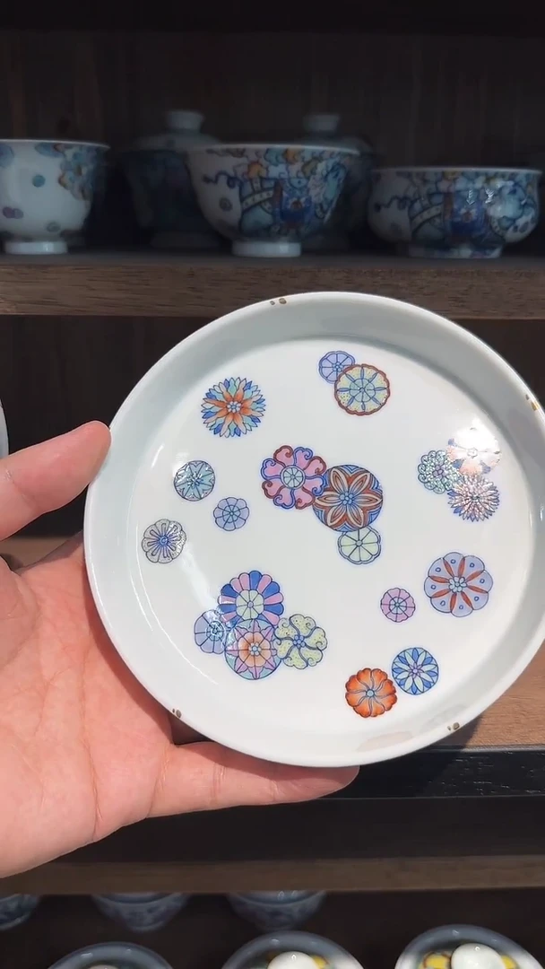 【初谨】斗彩皮球花壶承