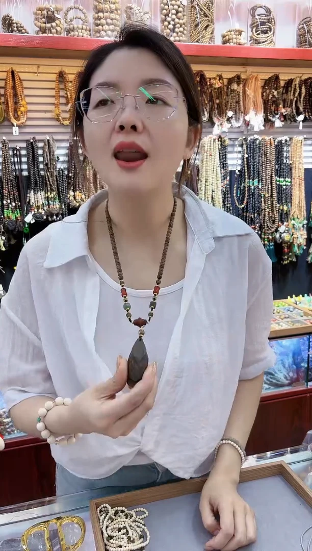 檀香木香香木虫漏毛衣链一条