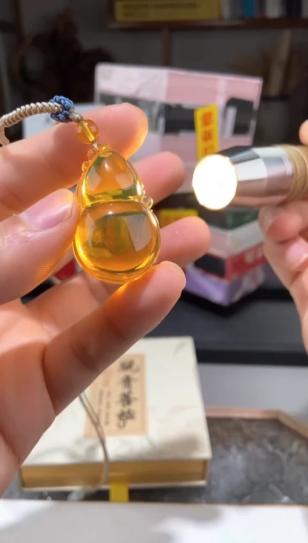 琥珀颈饰未镶嵌金蓝珀葫芦吊坠