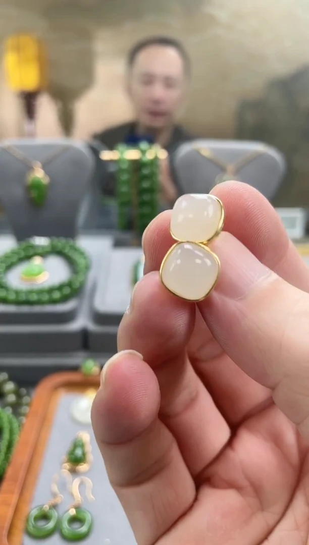 银S925镀金镶嵌和田玉耳饰银S925镀金镶嵌 和田玉 耳饰