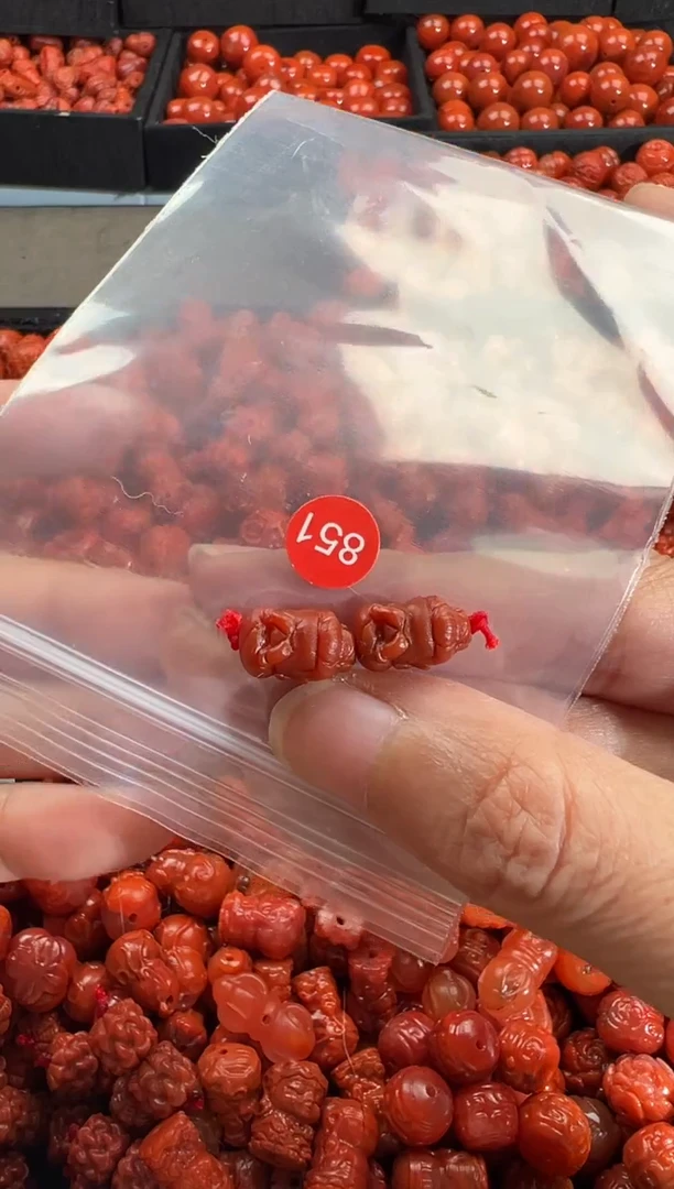 颈饰未镶嵌南红玛瑙1