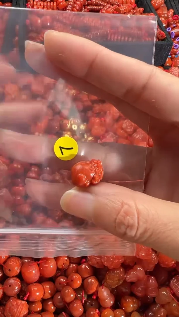 【闪购商品】南红玛瑙颈饰未镶嵌1