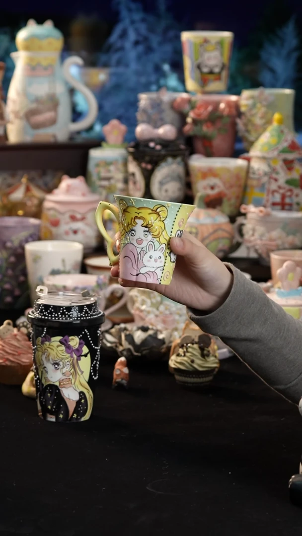 摆件陶景德镇釉下彩手绘设计师款陶瓷