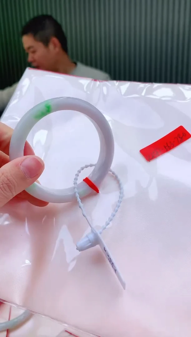 未镶嵌手镯翡翠55+