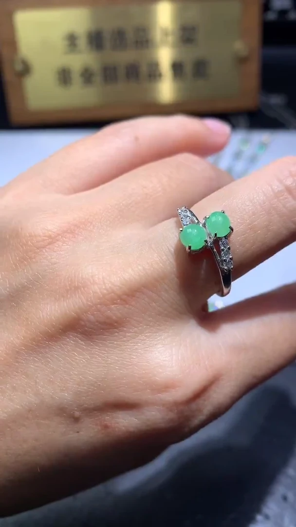 颈饰银S925镶嵌翡翠净货