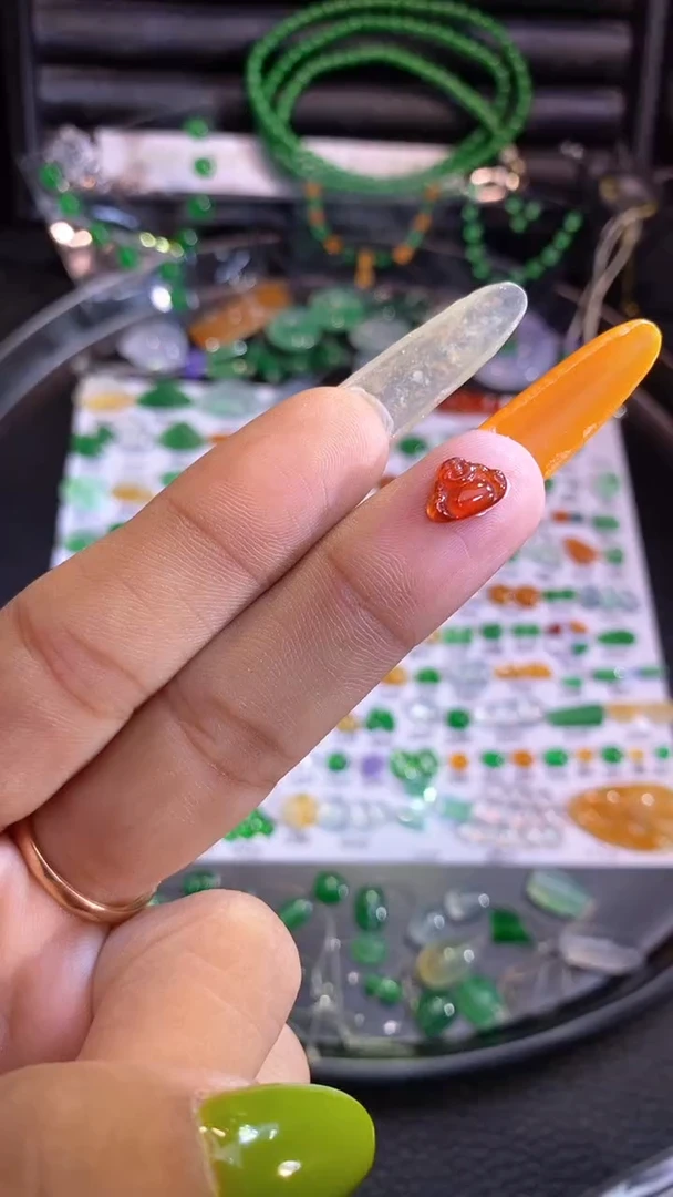 翡翠挂件未镶嵌佛