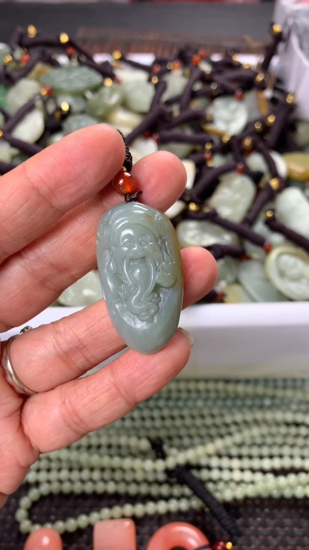 【闪购商品】和田玉颈饰未镶嵌多样性发货没有证书拍一发一有瑕