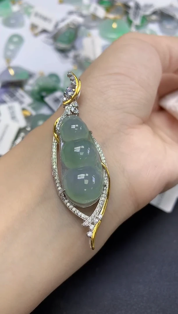 颈饰未镶嵌翡翠天然缅甸翡翠A货百元以上9元证书费自理