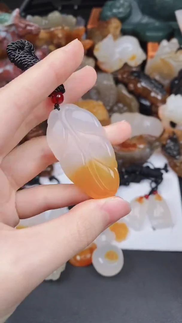 未镶嵌颈饰玛瑙/玉髓AA