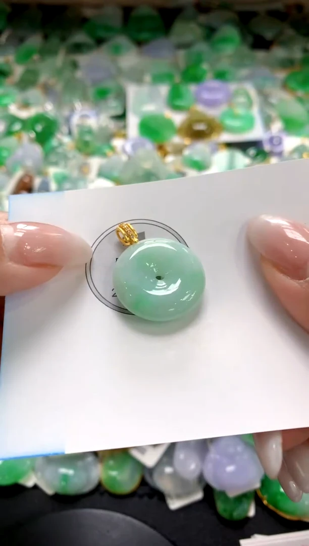 翡翠未镶嵌颈饰1111111111111111