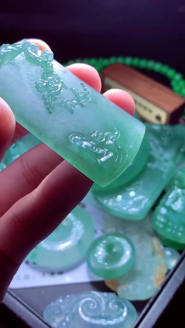 未镶嵌定制翡翠成*#翡翠毛货定制
