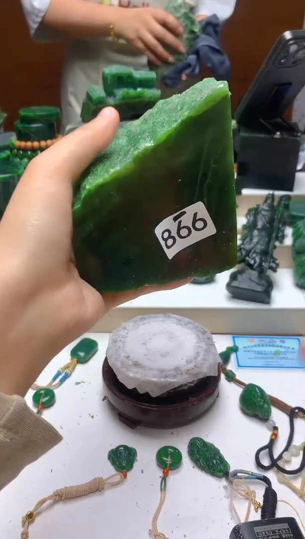 未镶嵌和田玉（碧玉）珠宝半成品0