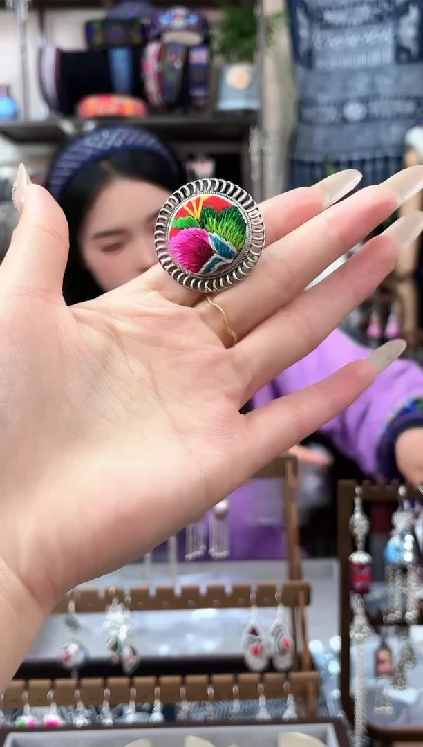 织绣民族风非遗老绣苗银饰品248
