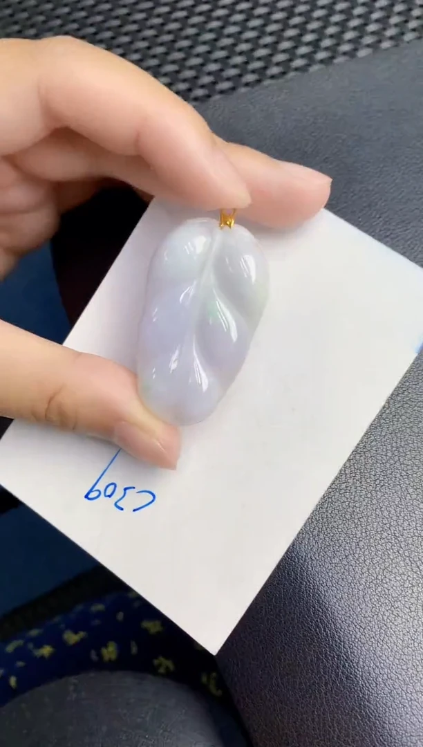 翡翠18K金镶嵌颈饰0000000000