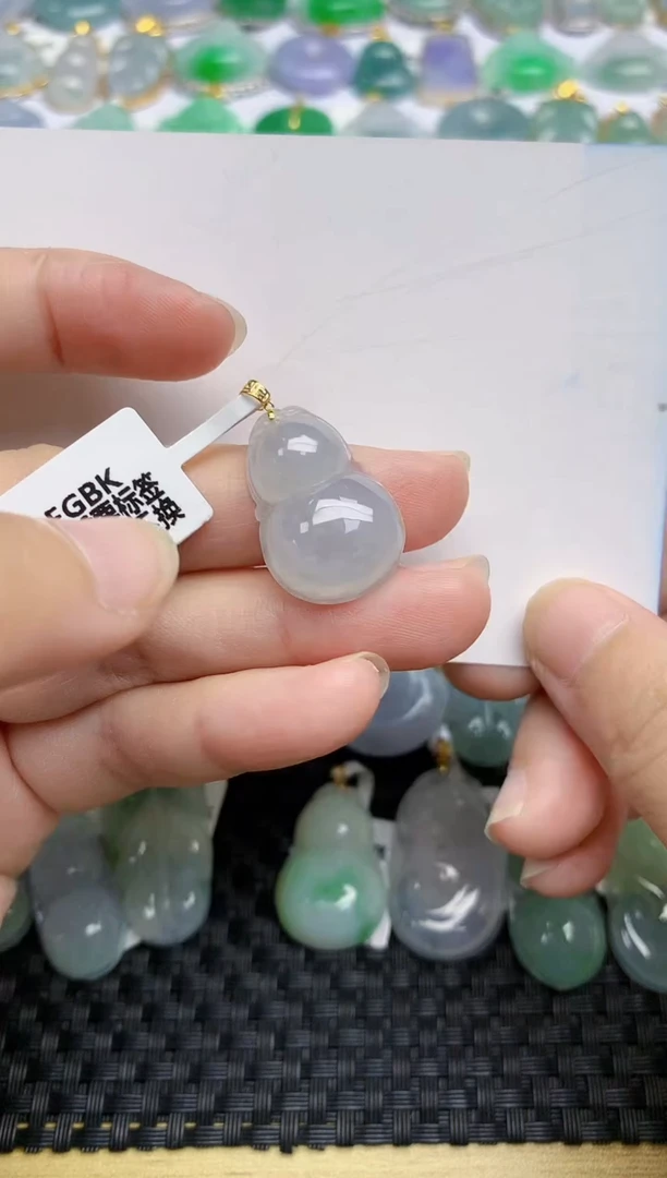 翡翠18K金镶嵌颈饰天然翡翠A货