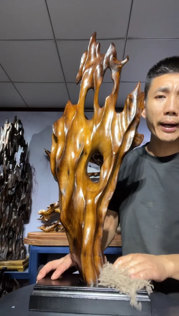 金丝楠木雕款渡*?金丝楠木工艺品摆件