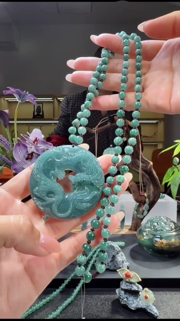 吊坠(赠链)未镶嵌翡翠龙牌（多样性发其一）