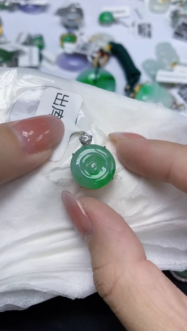 颈饰未镶嵌翡翠天然缅甸翡翠A货多样性发一件