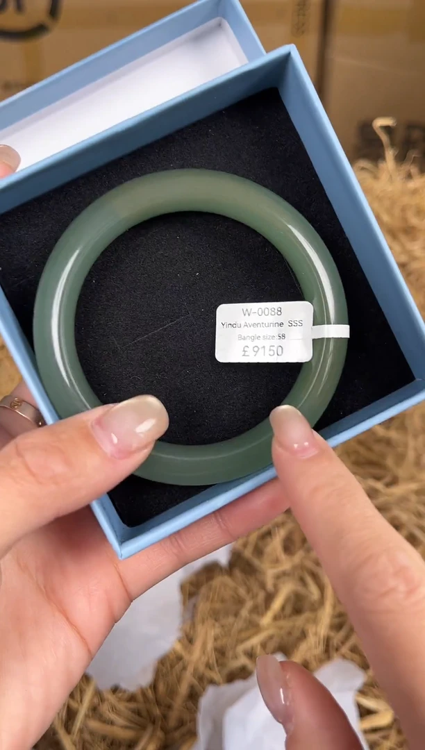 未镶嵌手镯石英质玉W0088