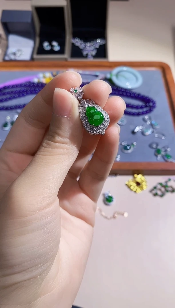 【闪购商品】翡翠吊坠(不含链)银S925镶嵌多样性 发其一  【74】