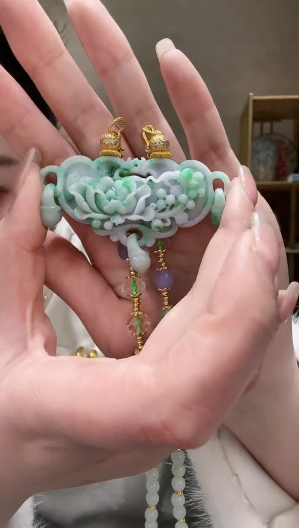 【闪购商品】翡翠颈饰未镶嵌吊坠