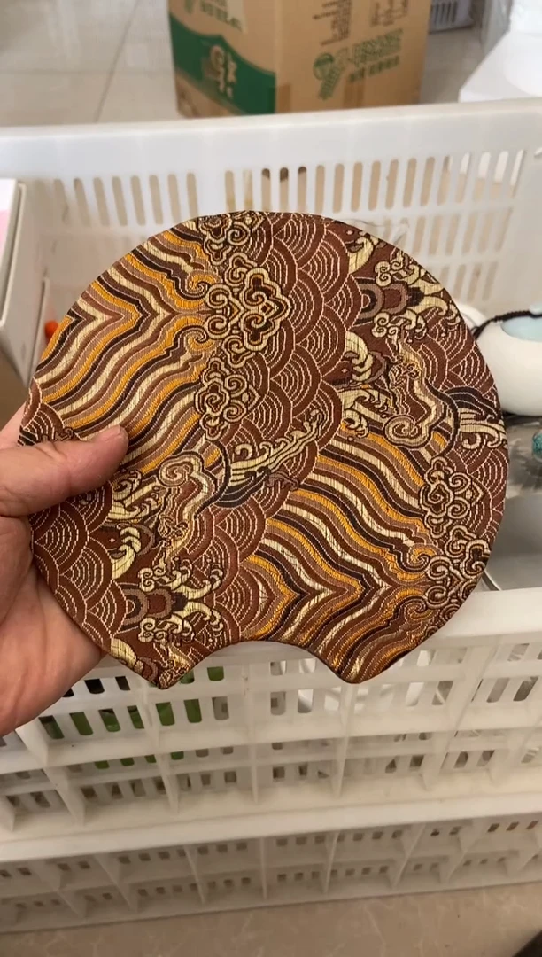 无运费险有瑕疵的摄影的产品有使用过的痕迹有点脏介意勿拍
