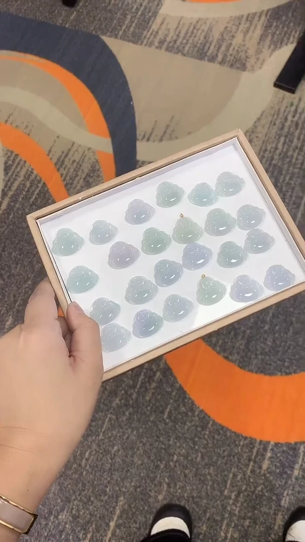 翡翠未镶嵌颈饰XZ-佛公（多样性发货）一个