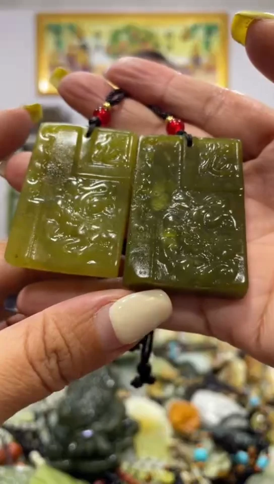 未镶嵌岫玉挂件多样性发货发其中一件