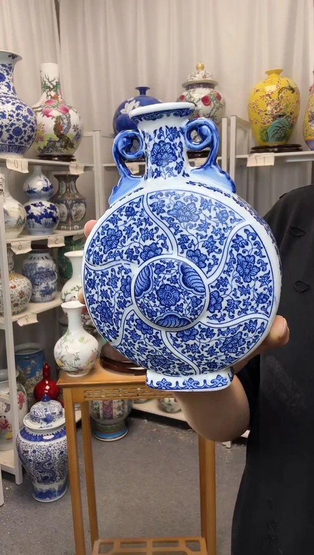 摆件景德镇青花抱月福利