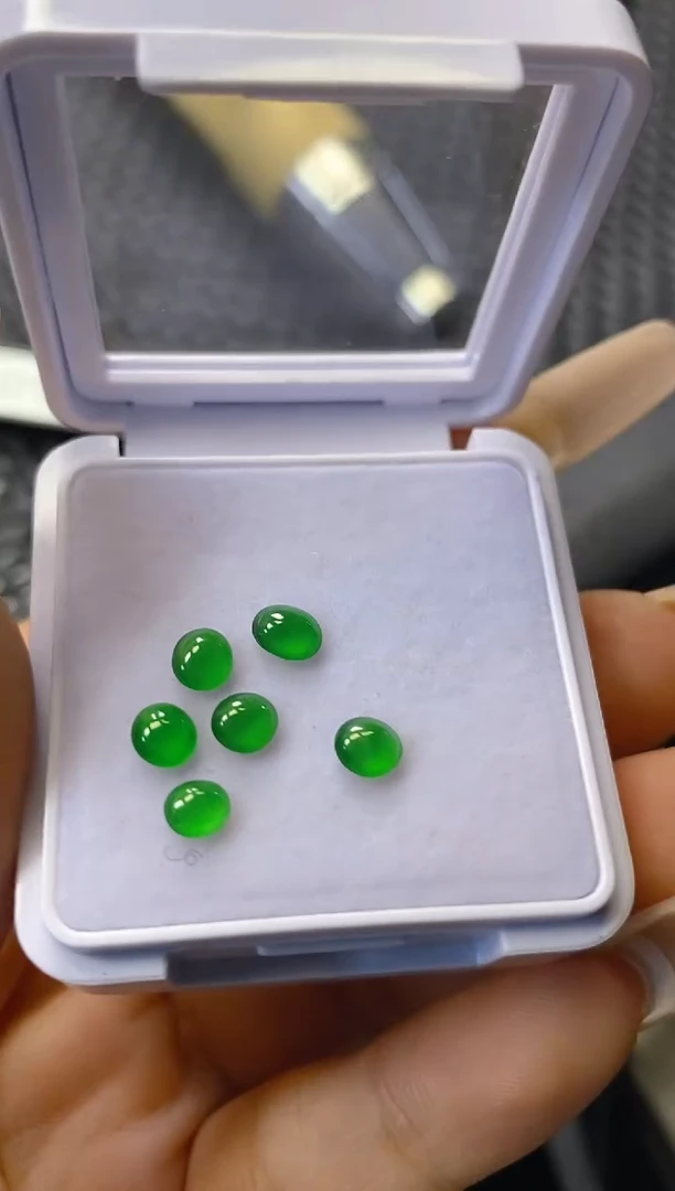 定制翡翠未镶嵌天然翡翠蛋面56