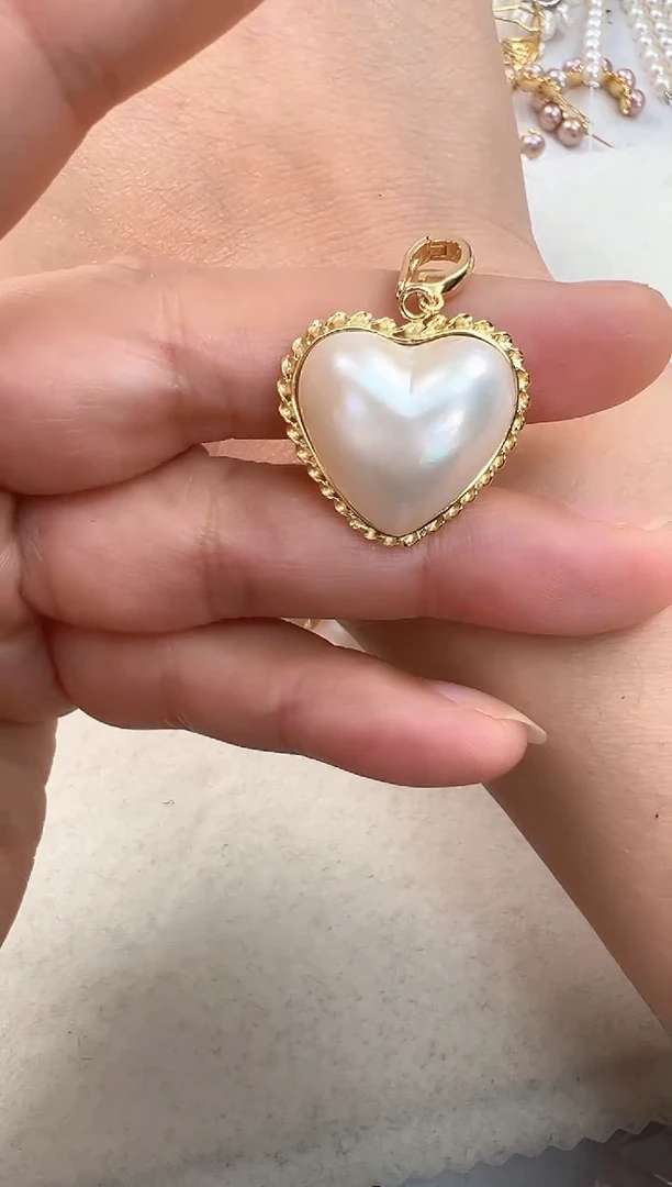 【闪购商品】拼合珍珠（马贝珠）颈饰合金麻花心形