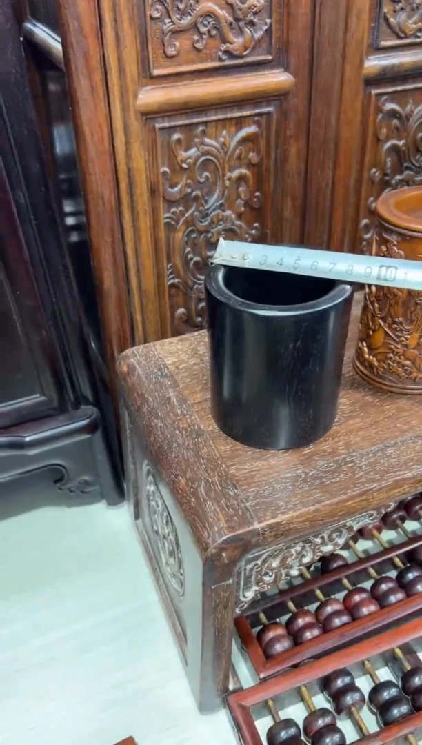 木紫檀小号素面圆形笔筒