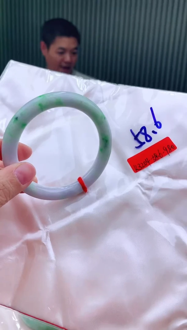 未镶嵌手镯翡翠58+