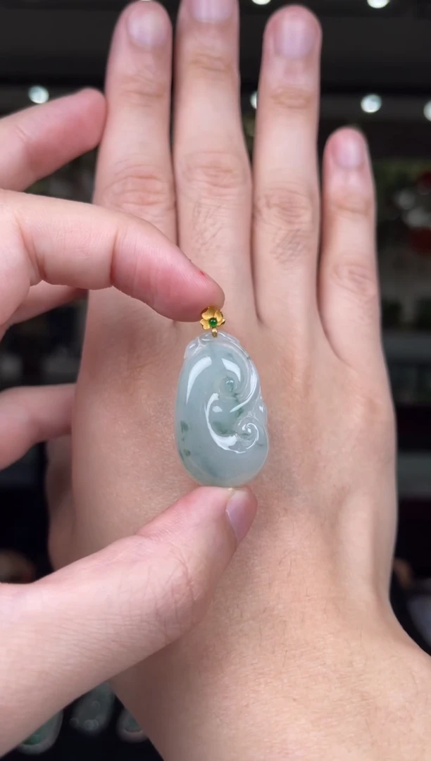 颈饰18K金镶嵌翡翠213号标签撕毁不退换