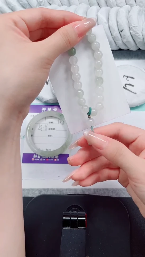 石英质玉手镯未镶嵌78***