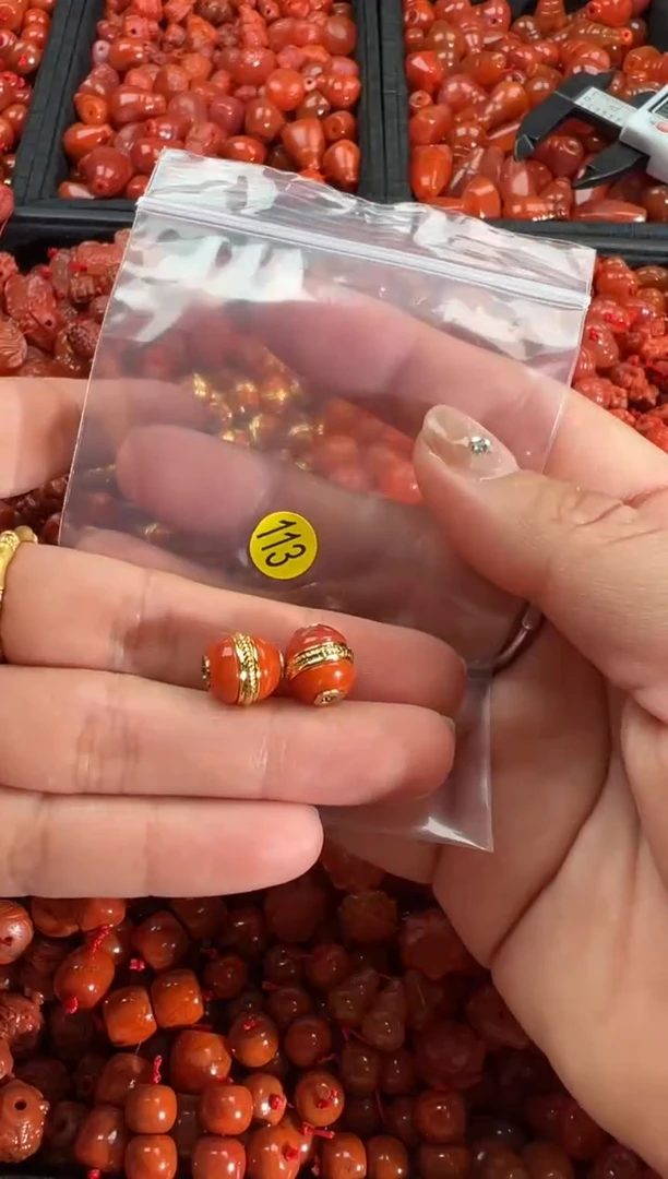 【闪购商品】南红玛瑙颈饰未镶嵌1