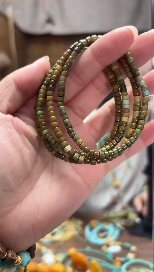 绿松石未镶嵌颈饰多样性发一件素圈