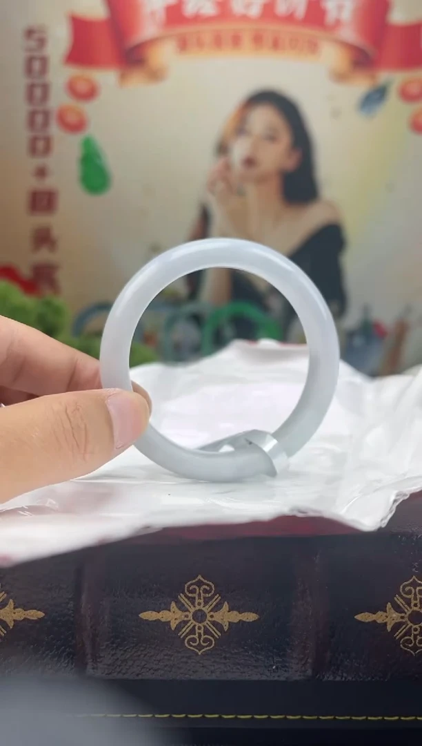 【闪购商品】翡翠手镯未镶嵌手镯5