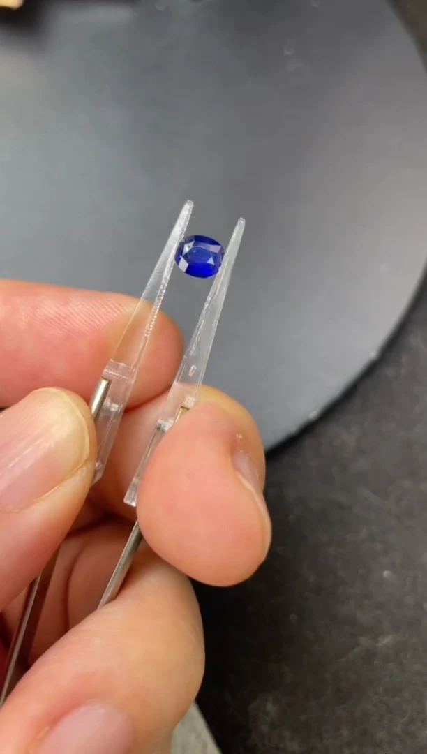 【闪购商品】蓝宝石裸石未镶嵌有烧1克拉蓝宝石