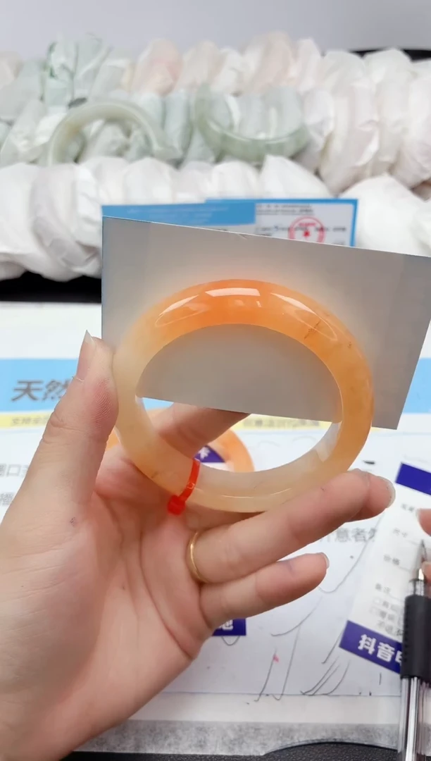 石英质玉手镯未镶嵌79/58