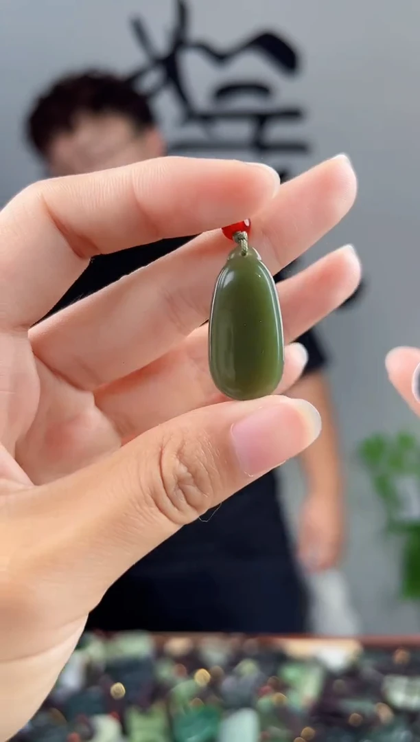 未镶嵌和田玉挂件拍一发一，多样性发货